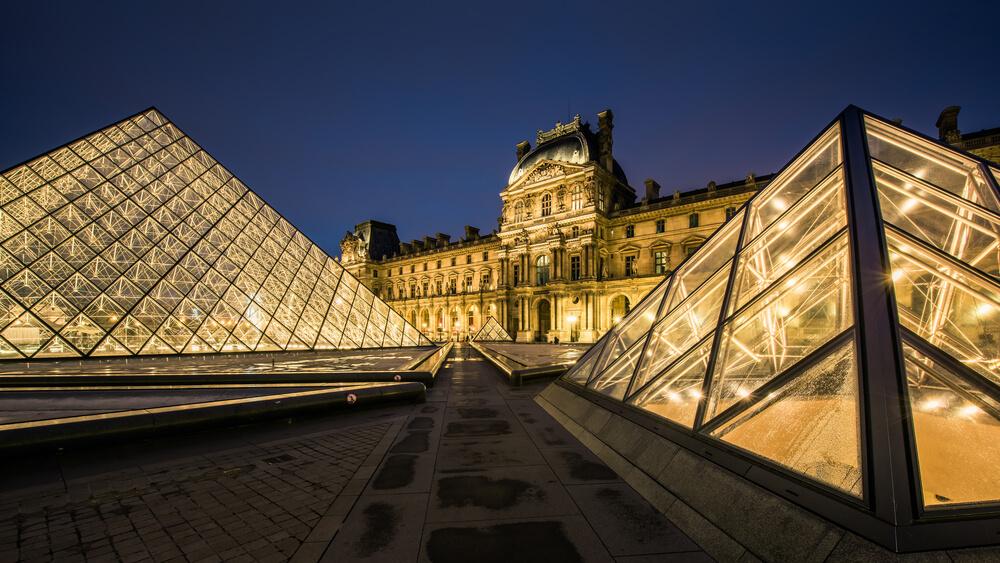 Louvre image